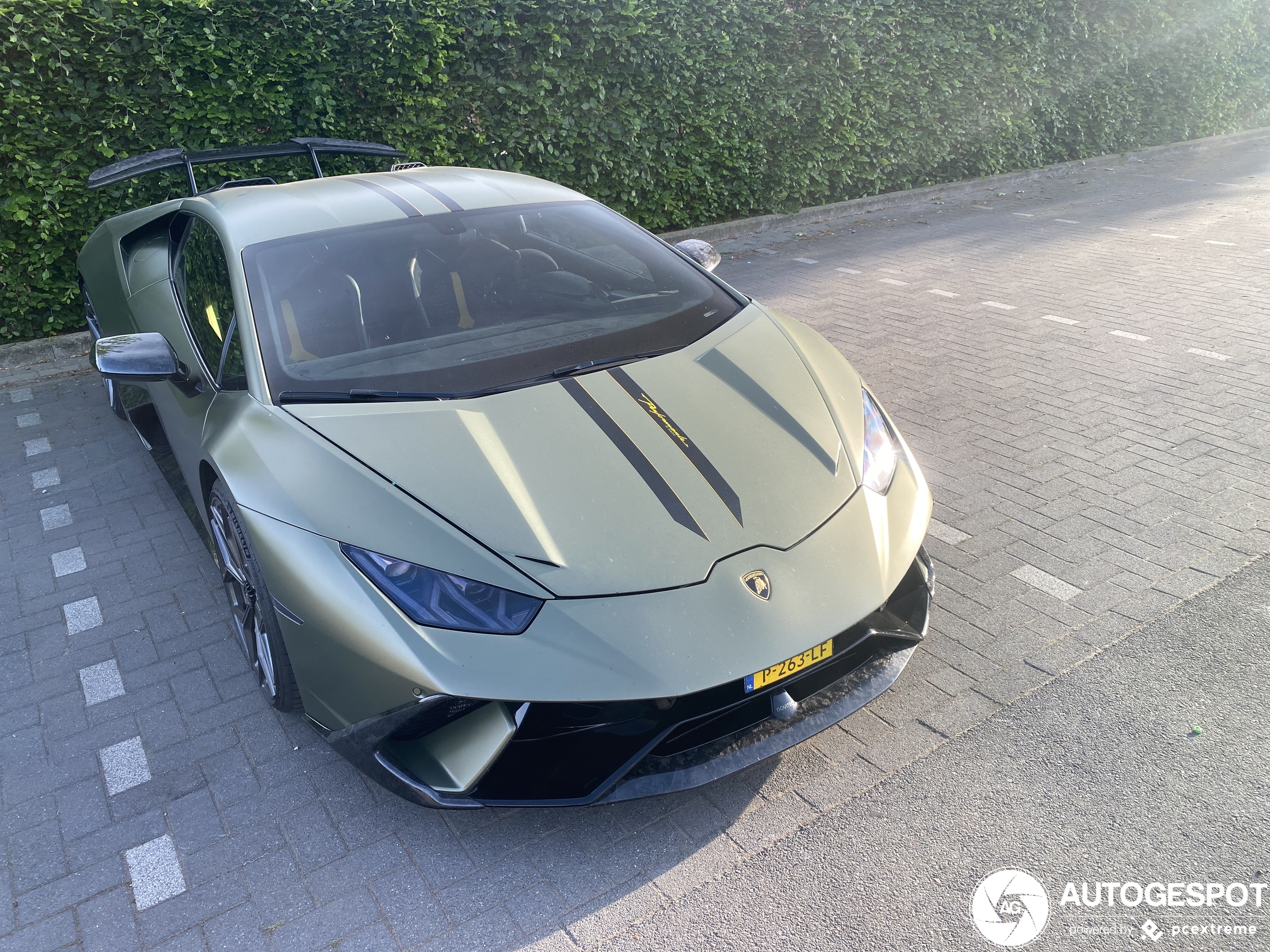 Straaljager gespot: Novitec Performante