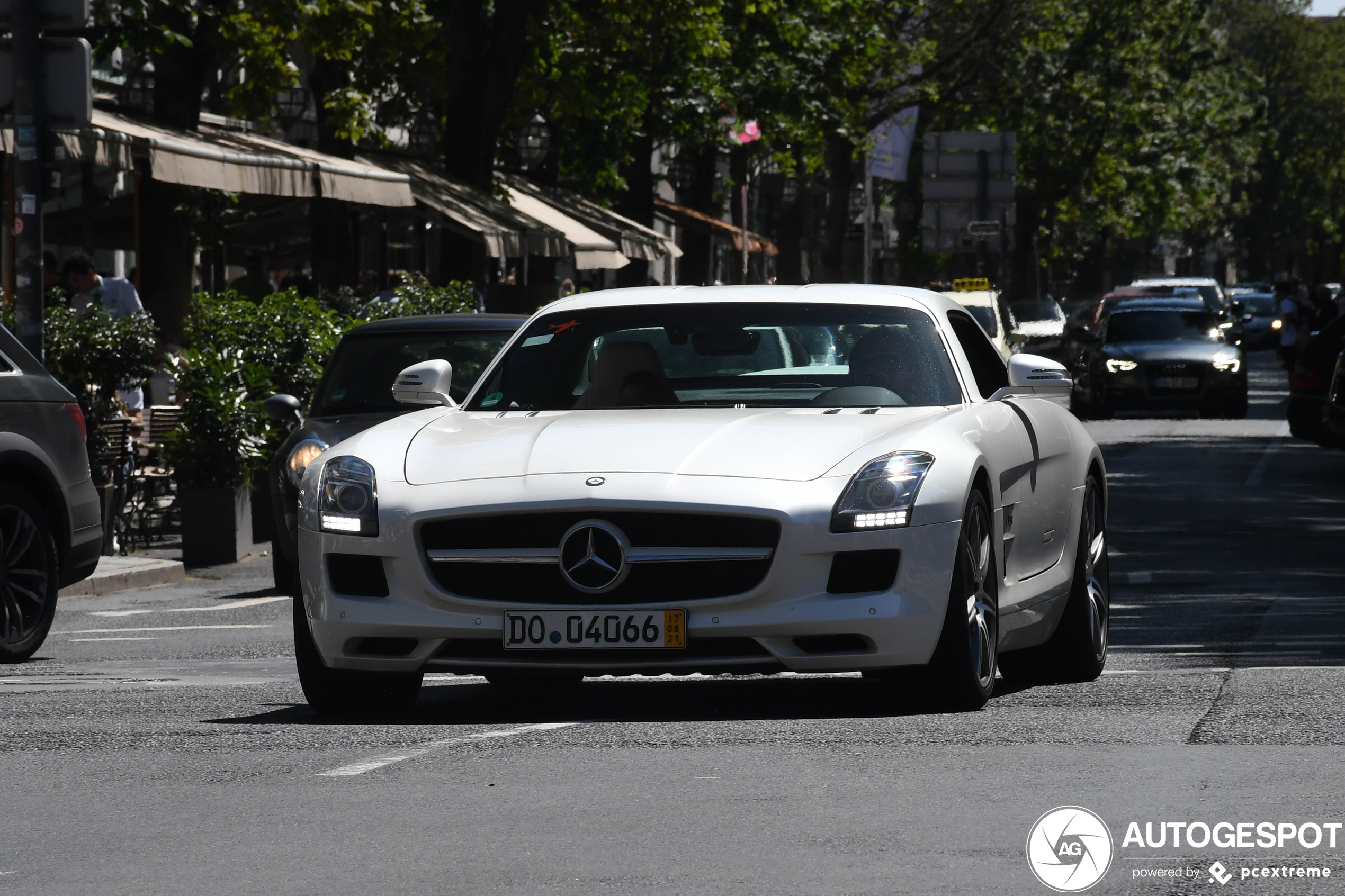 Mercedes-Benz SLS AMG