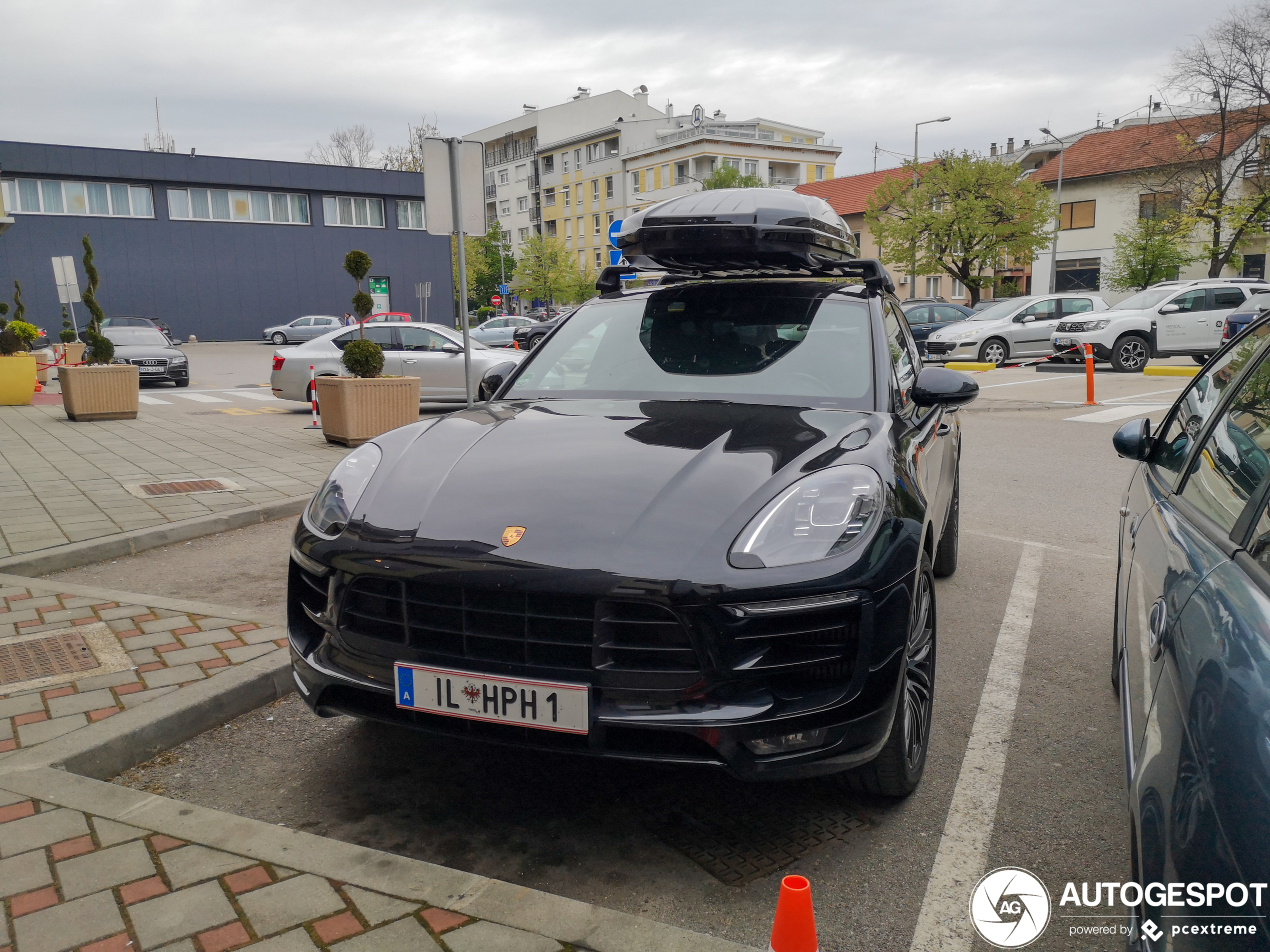 Porsche 95B Macan GTS