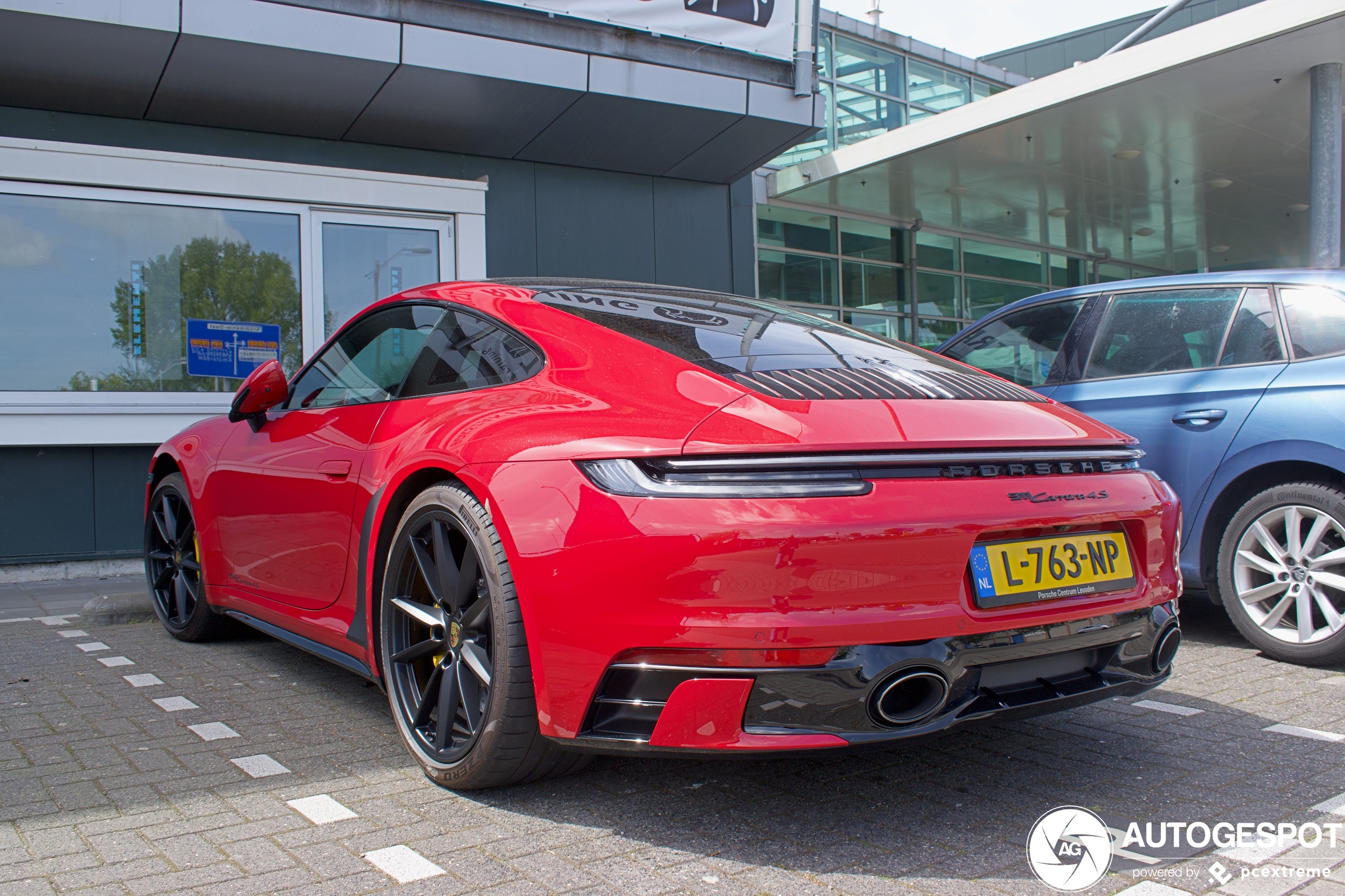 Porsche 992 Carrera 4S