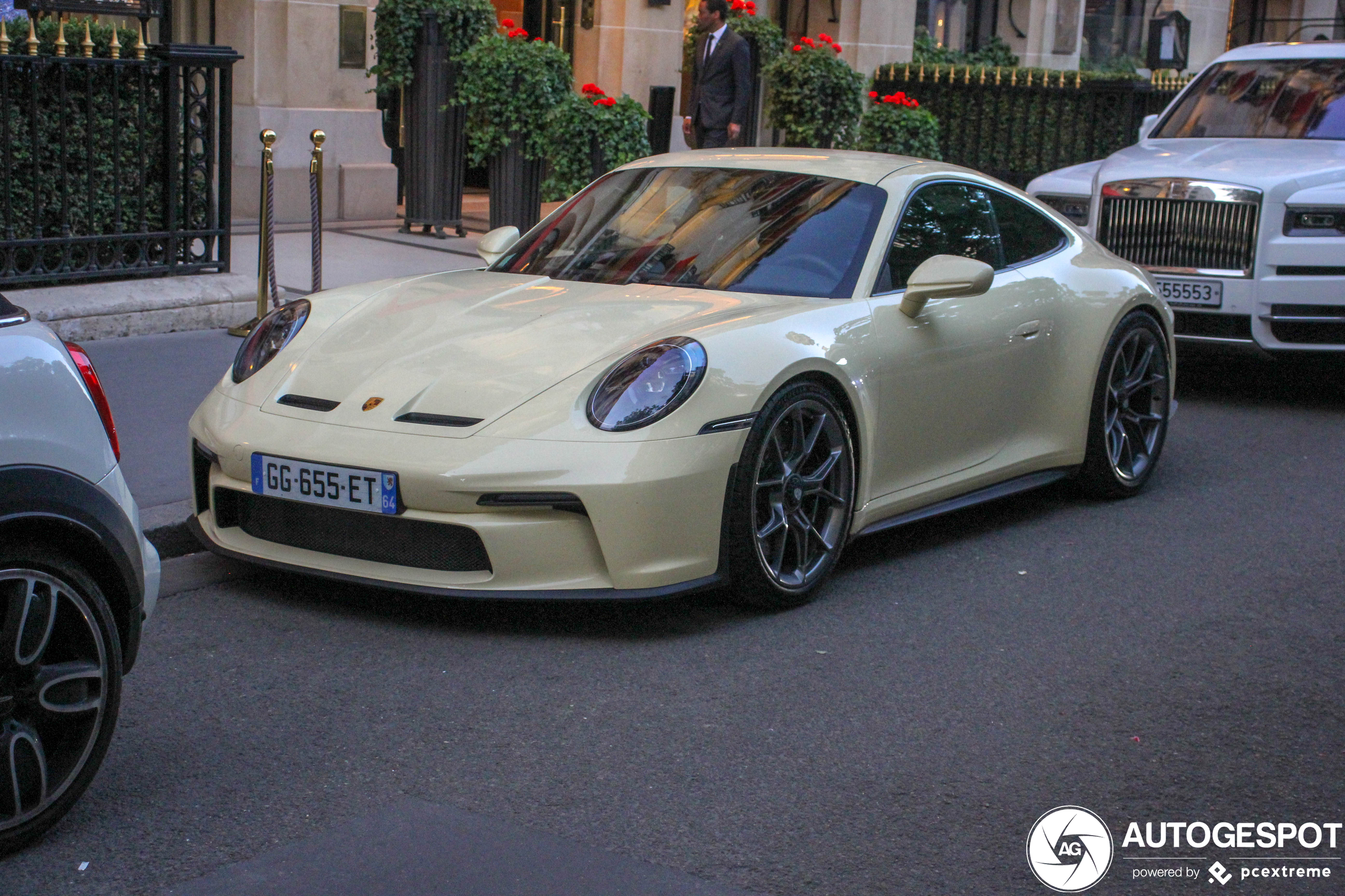 Porsche 992 GT3 Touring