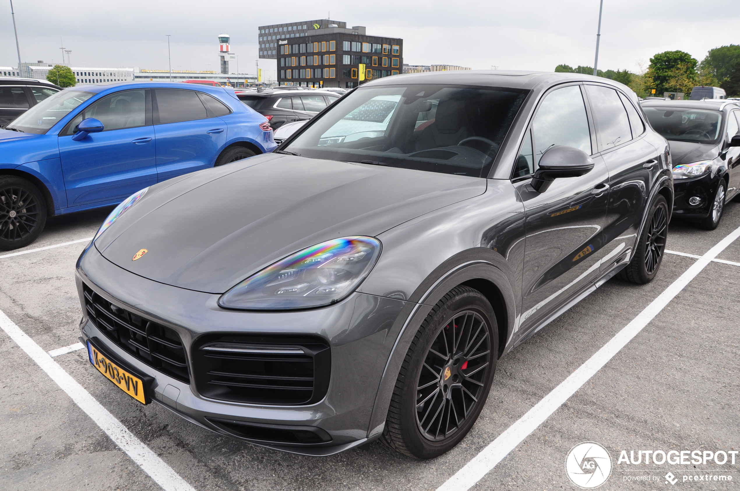 Porsche 9YA Cayenne GTS