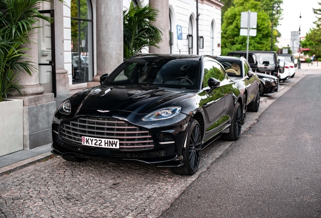 Aston Martin DBX707