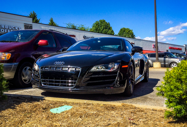 Audi R8 V10