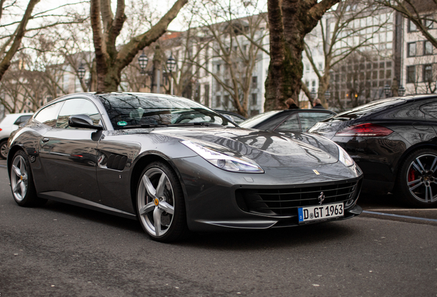 Ferrari GTC4Lusso