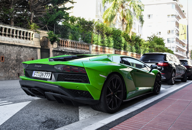 Lamborghini Aventador S LP740-4