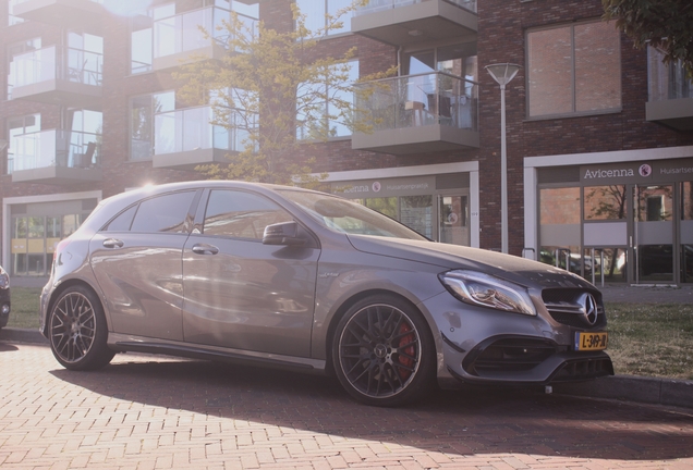 Mercedes-AMG A 45 W176 2015