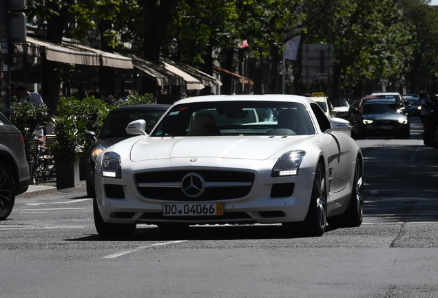 Mercedes-Benz SLS AMG