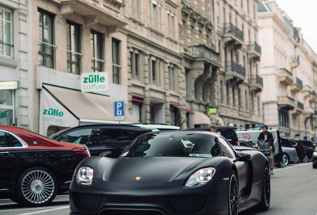 Porsche 918 Spyder Weissach Package