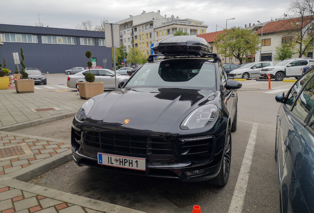 Porsche 95B Macan GTS