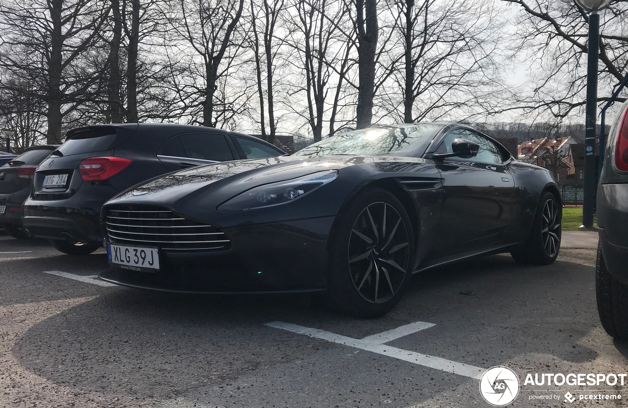 Aston Martin DB11