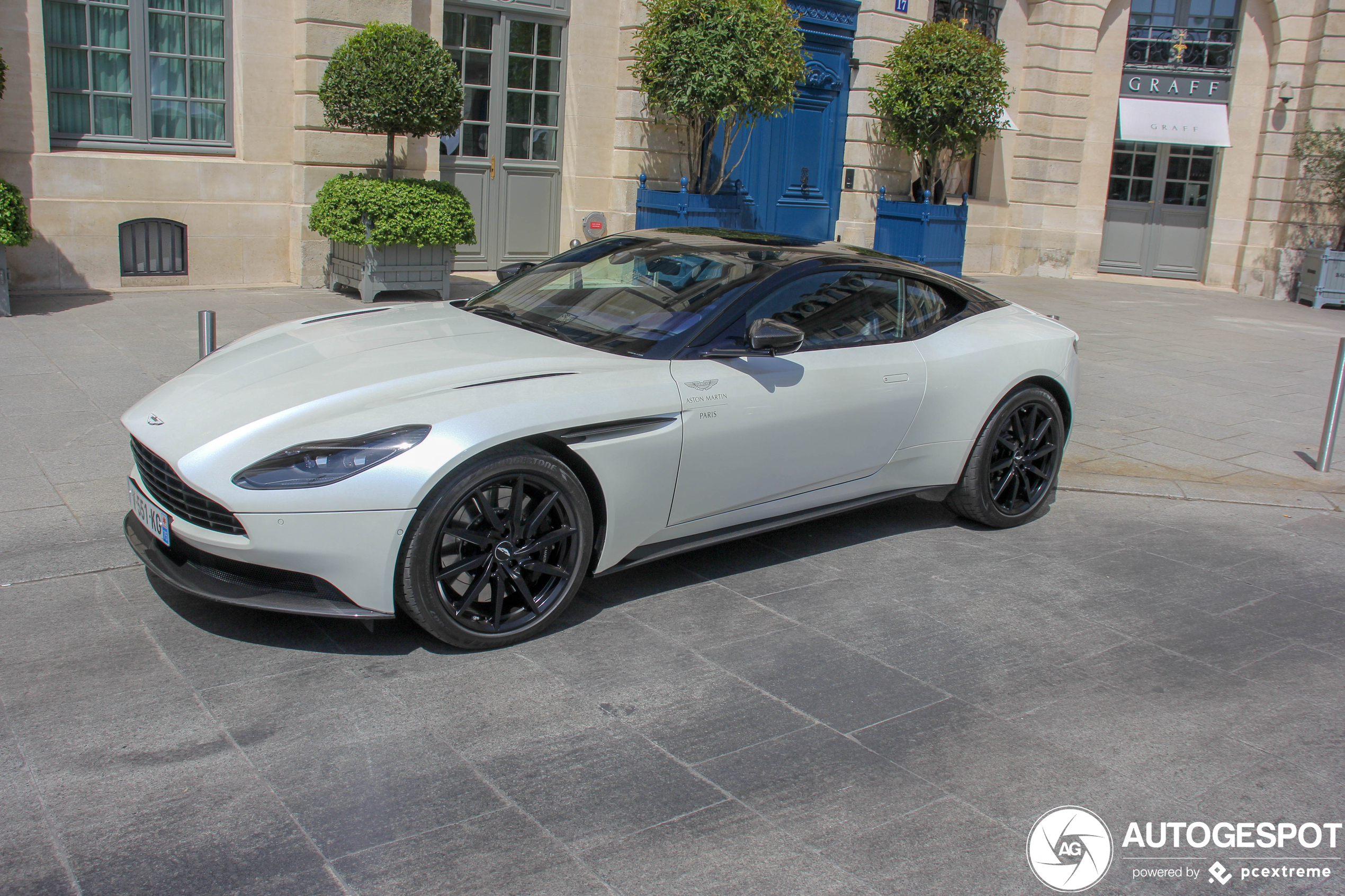 Aston Martin DB11 V8