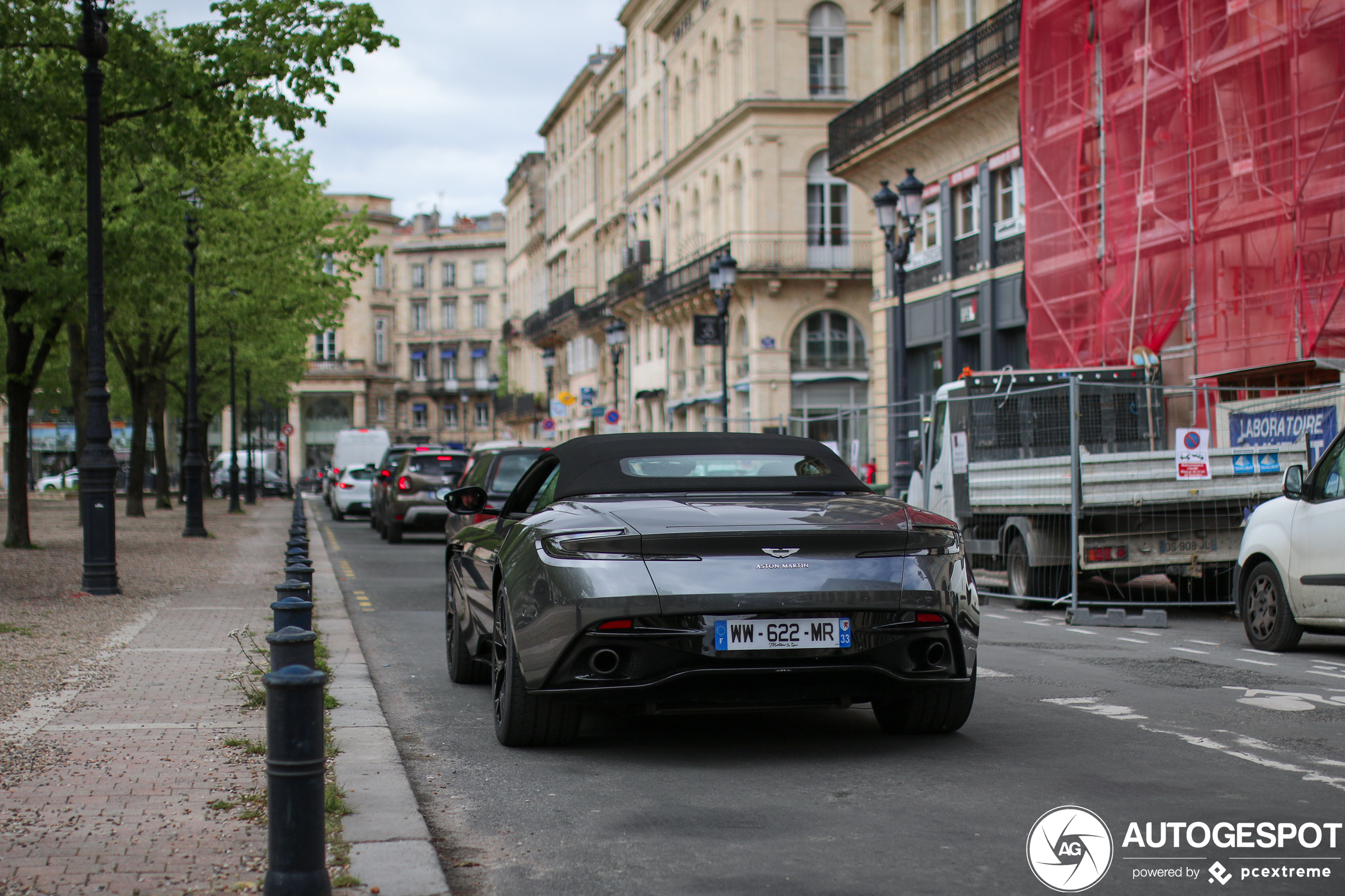 Aston Martin DB11 V8 Volante