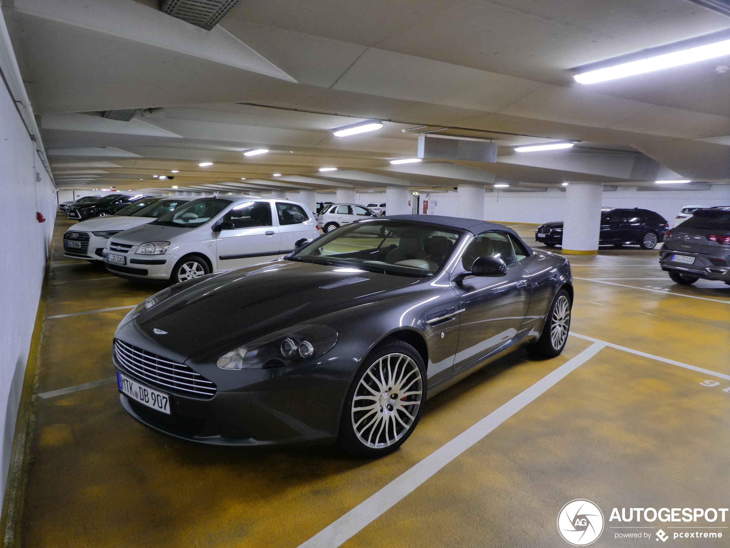 Aston Martin DB9 Volante 2010