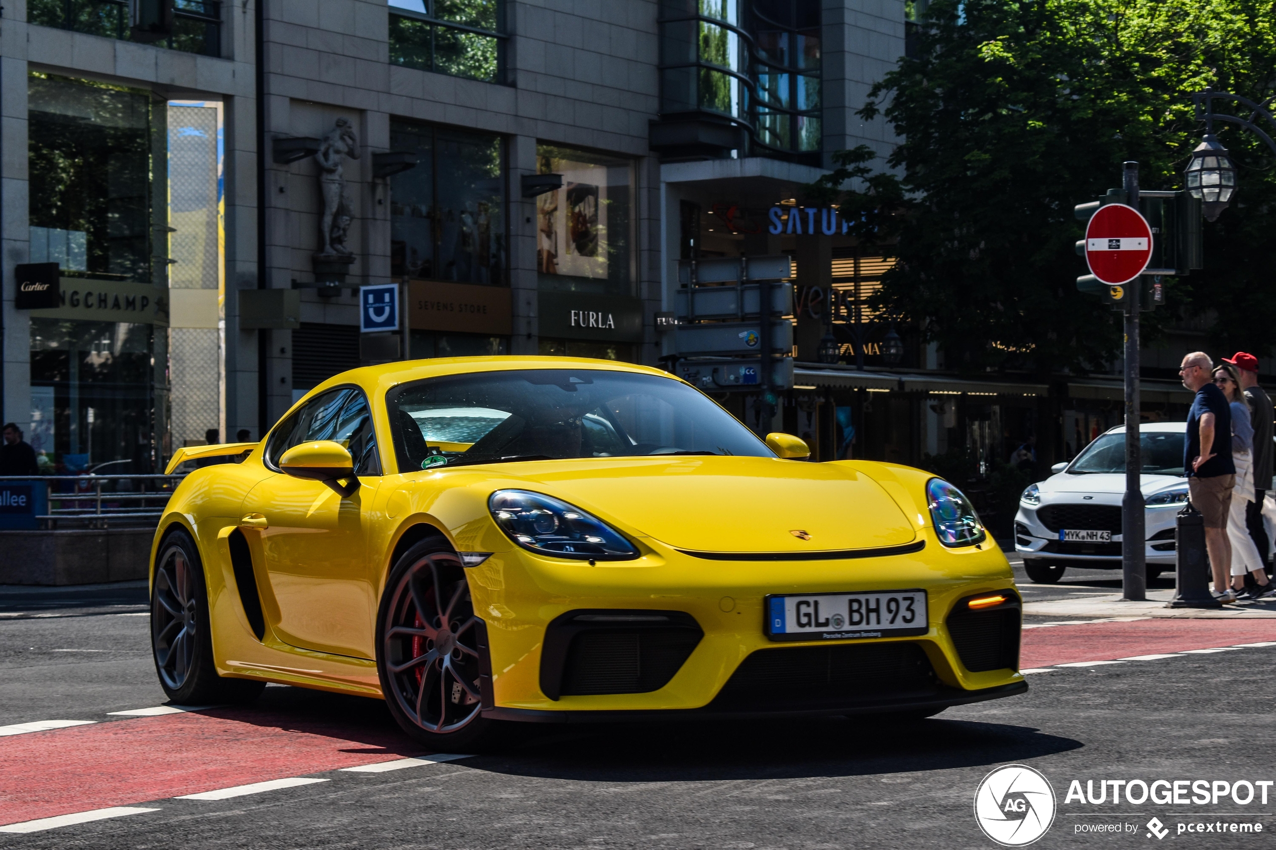 Porsche 718 Cayman GT4