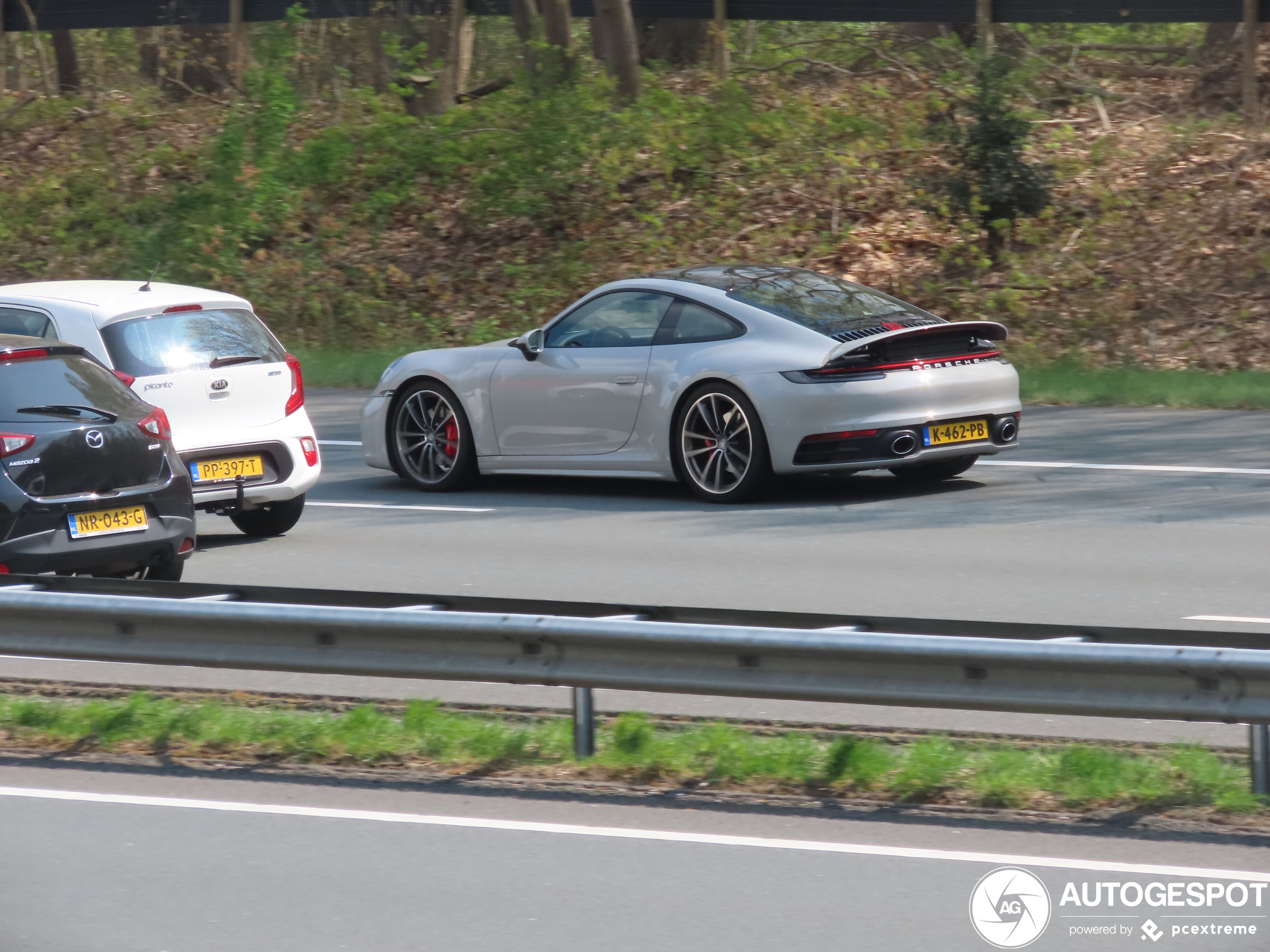 Porsche 992 Carrera 4S