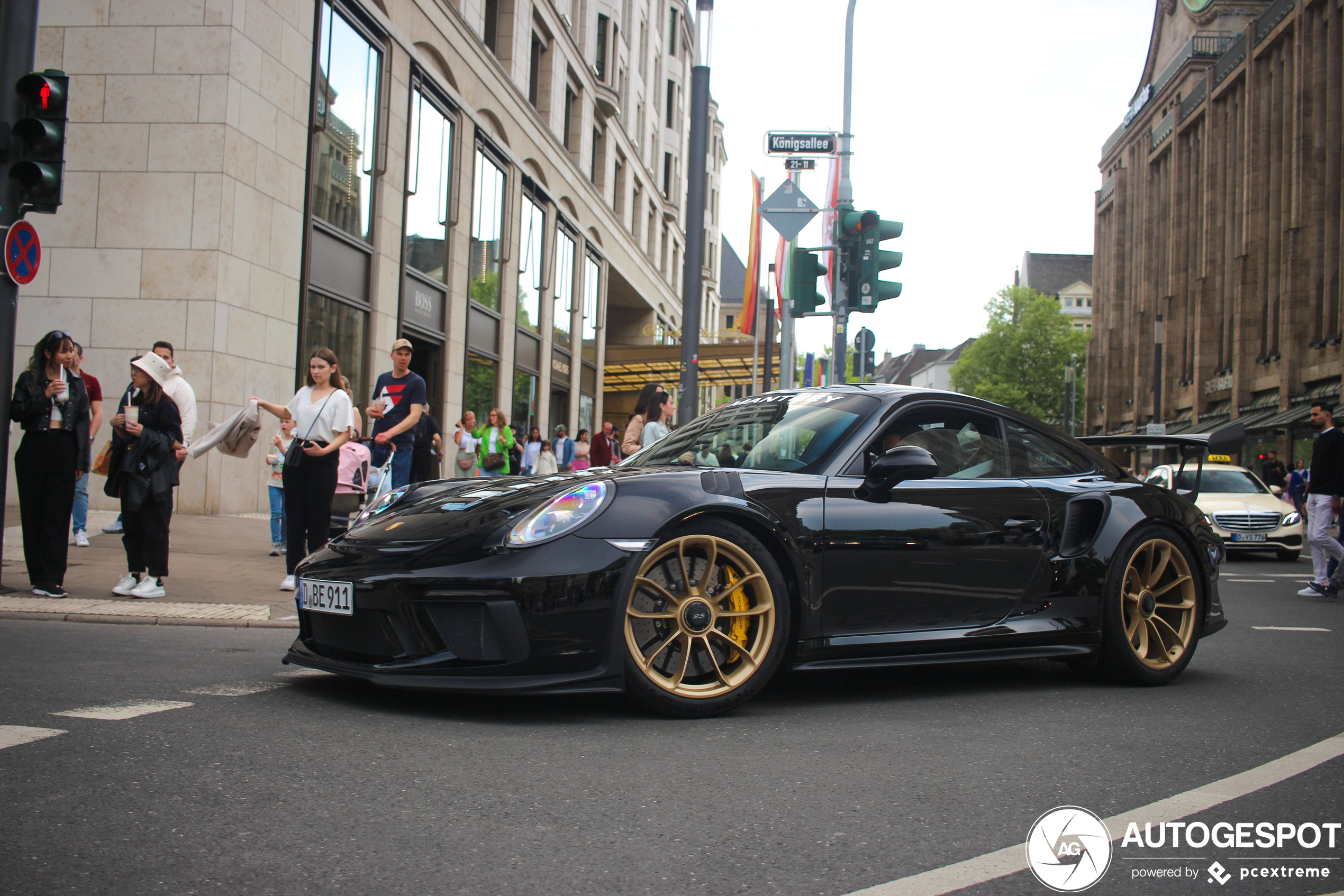 Porsche Manthey Racing 991 GT3 RS MkII MR