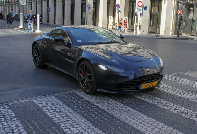 Aston Martin V8 Vantage 2018