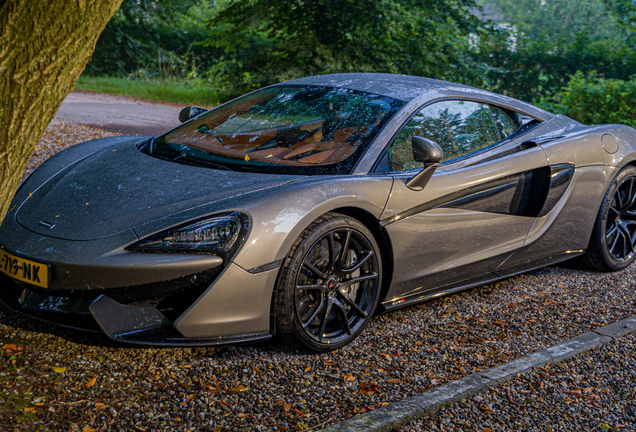 McLaren 570S