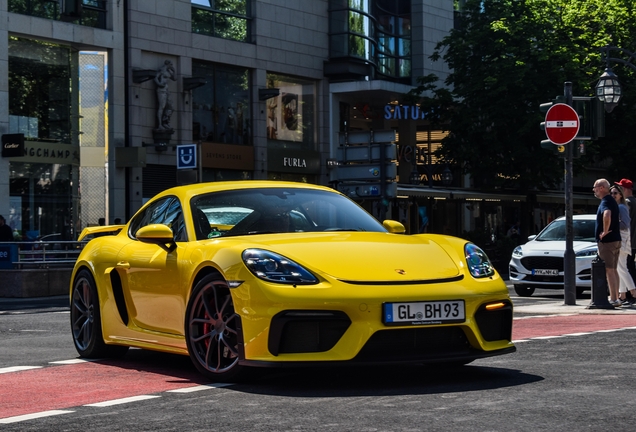 Porsche 718 Cayman GT4