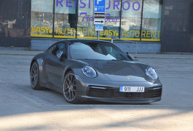 Porsche 992 Carrera 4S