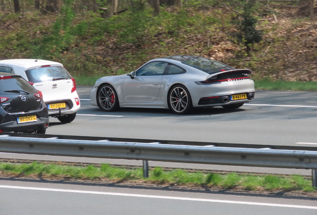 Porsche 992 Carrera 4S