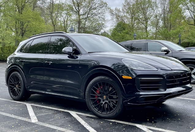 Porsche 9YA Cayenne GTS