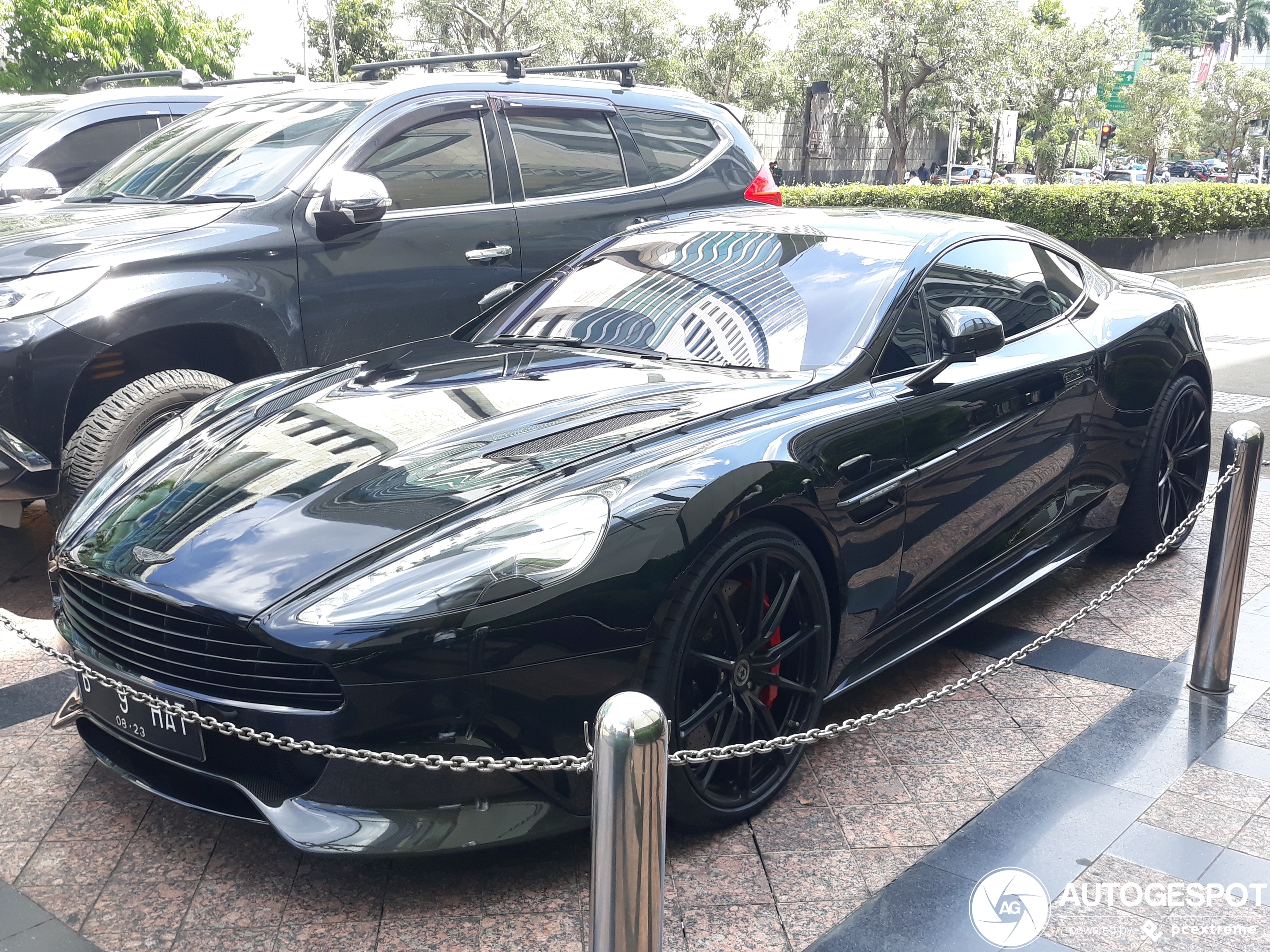 Aston Martin Vanquish 2013