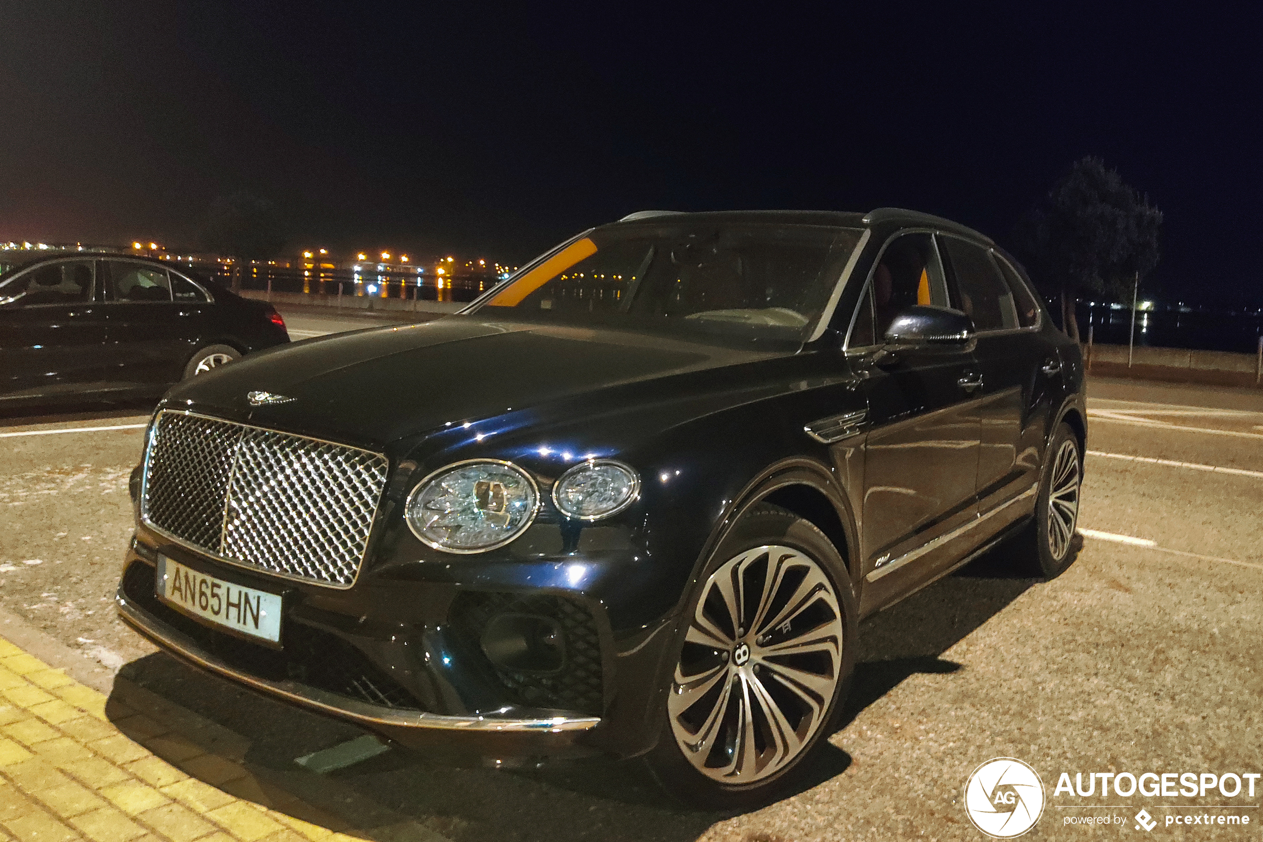 Bentley Bentayga Hybrid 2021