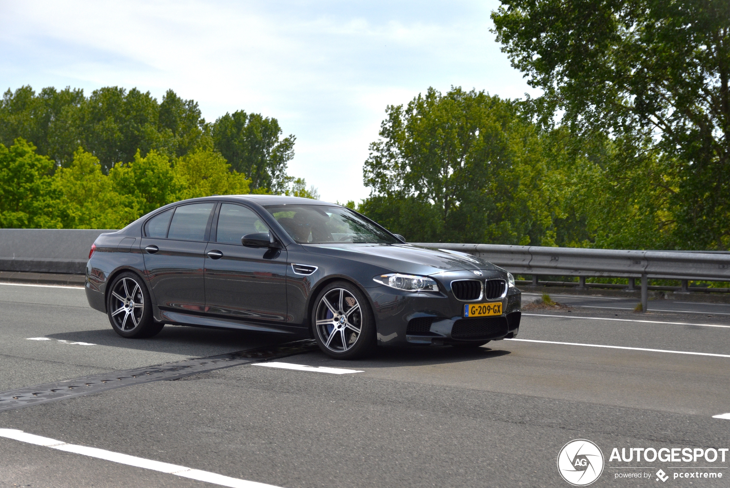 BMW M5 F10 2014