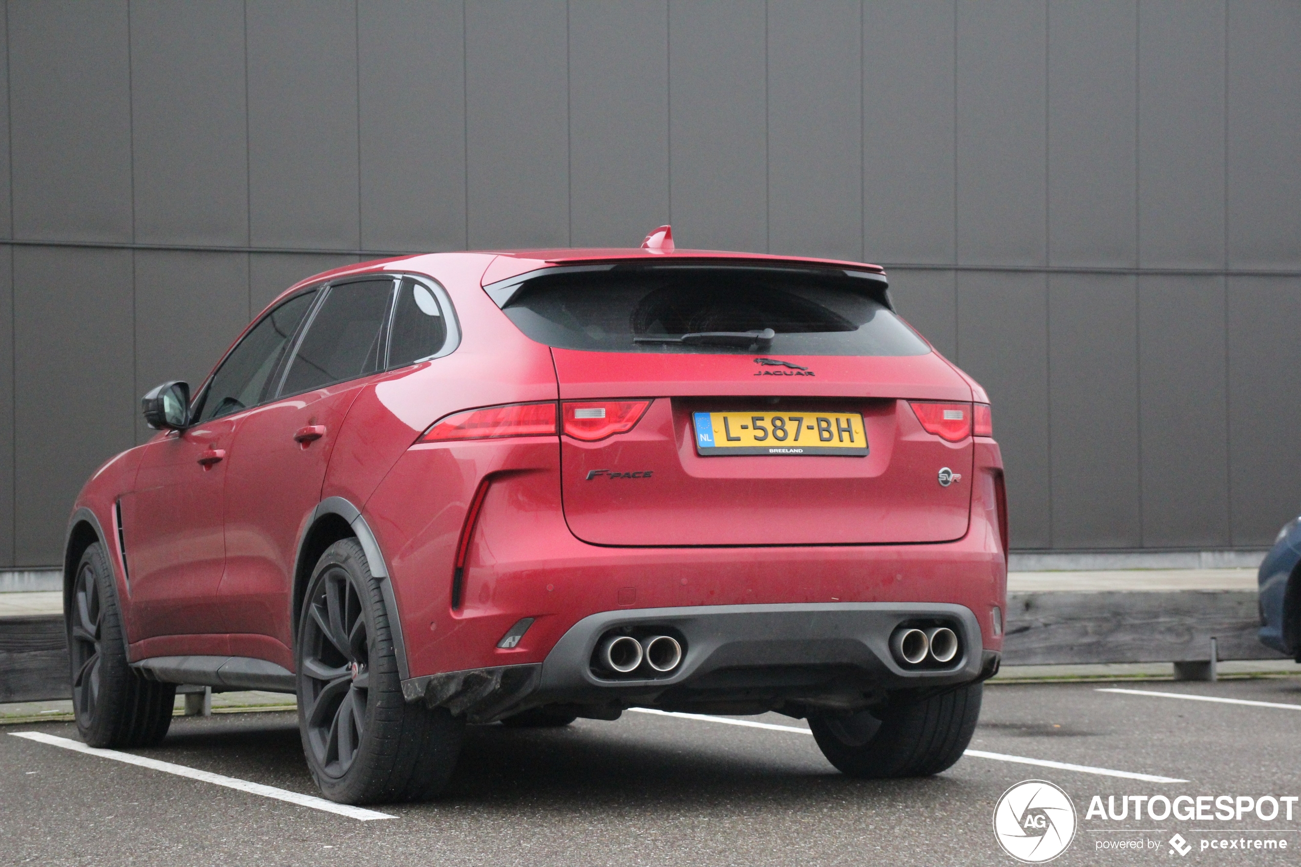 Jaguar F-PACE SVR