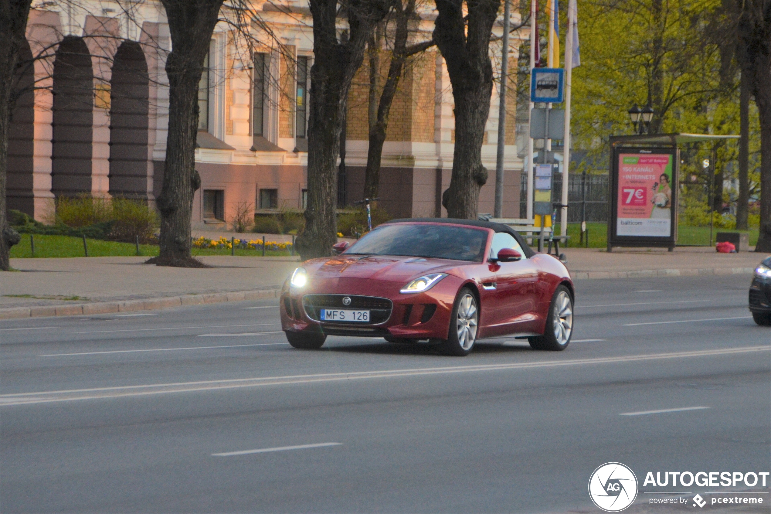 Jaguar F-TYPE S V8 Convertible