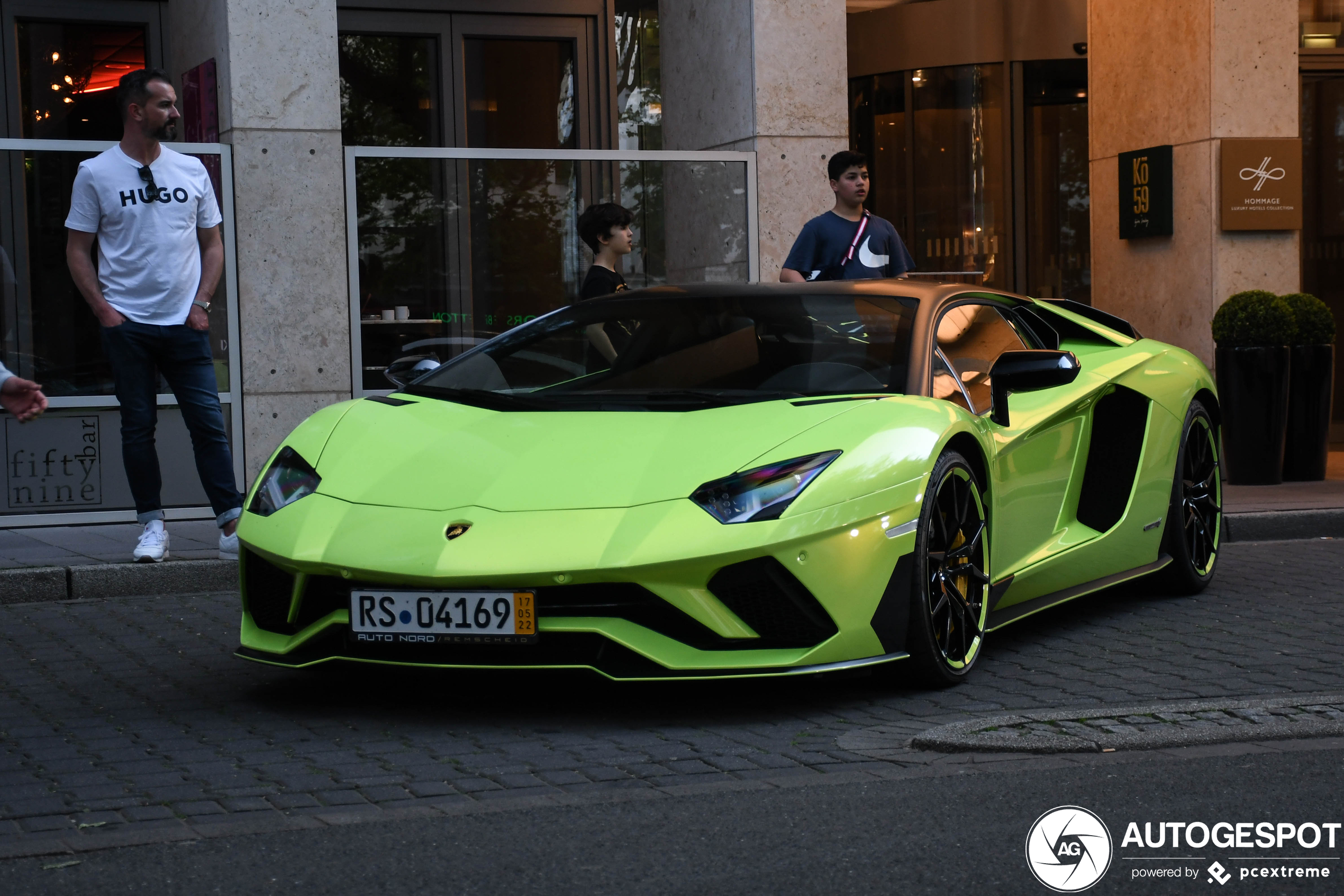 Lamborghini Aventador S LP740-4