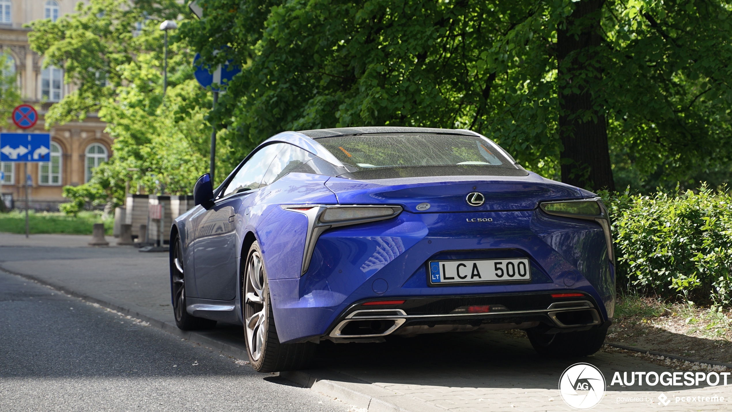 Lexus LC 500 Structural Blue Edition