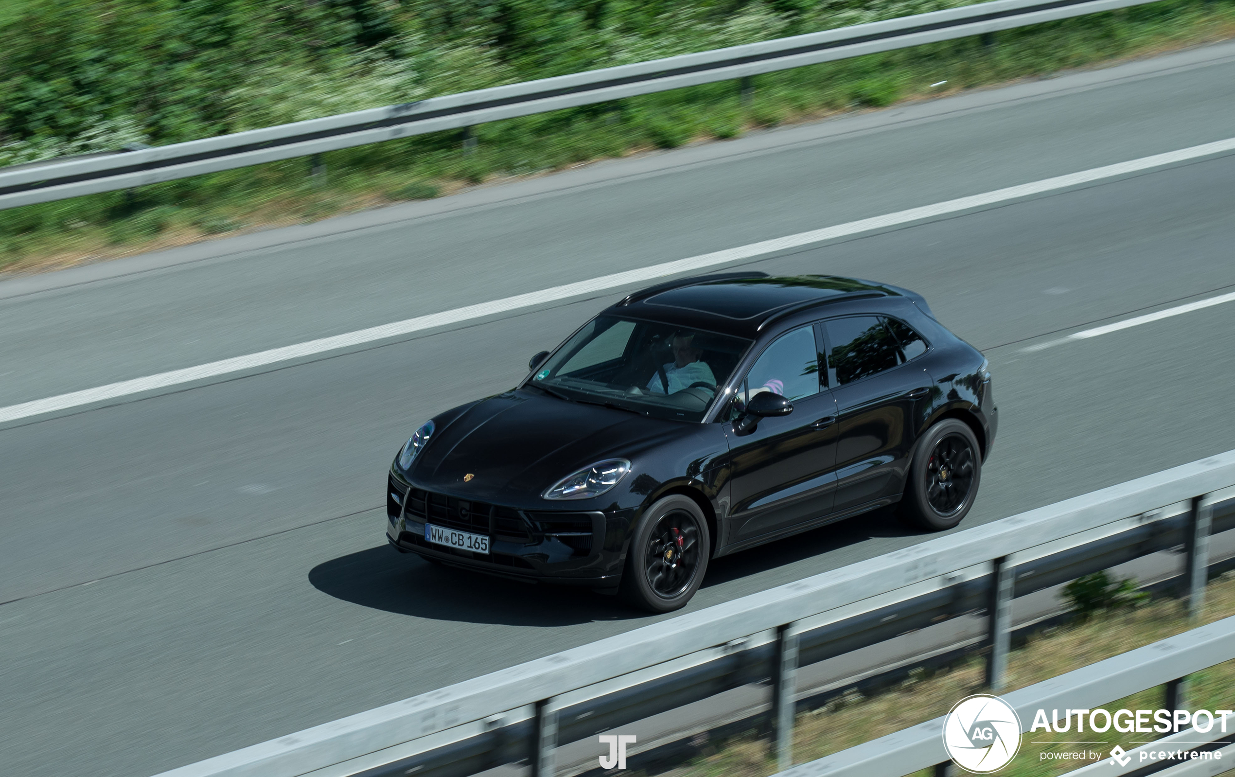 Porsche 95B Macan GTS MkII