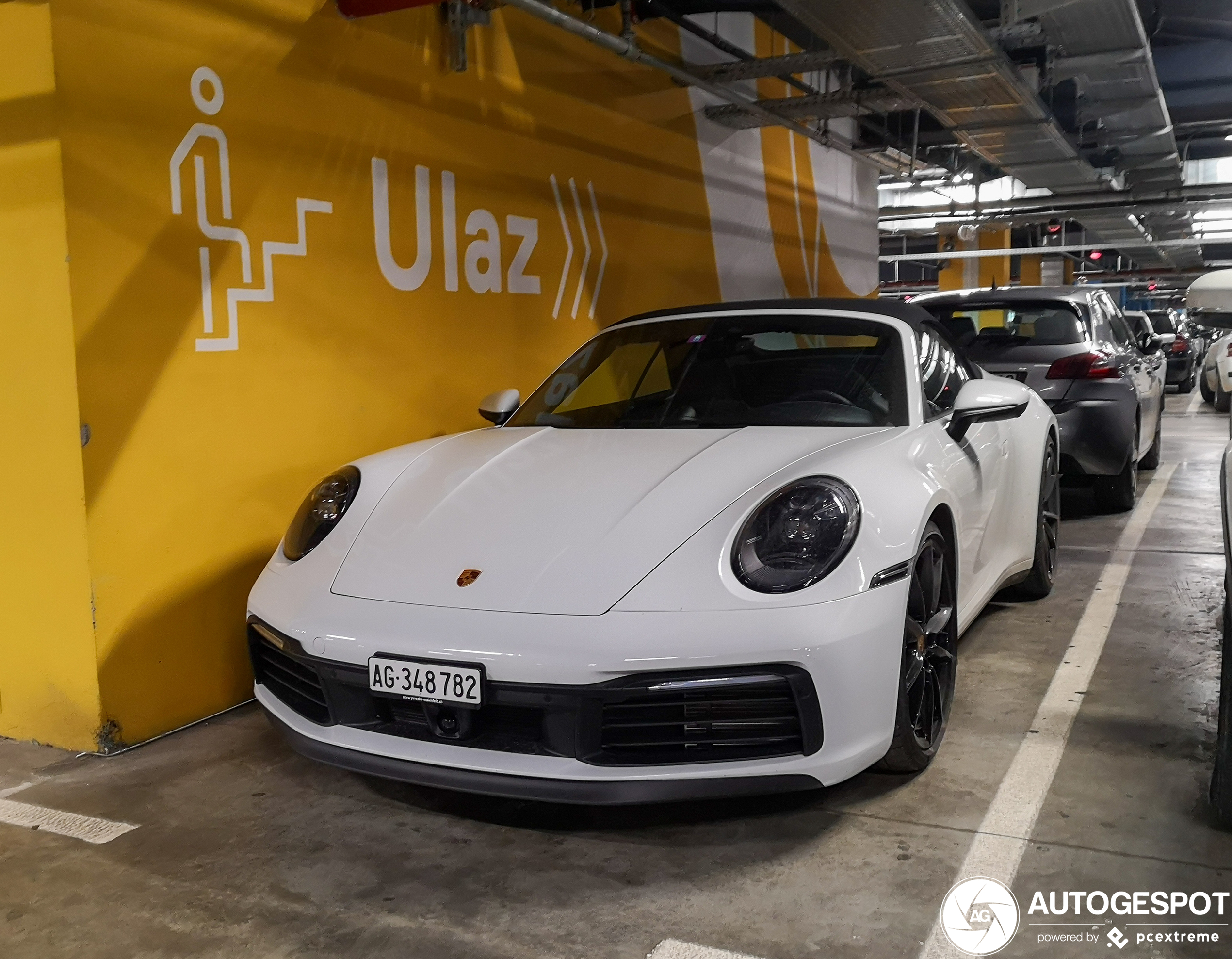 Porsche 992 Carrera 4S Cabriolet