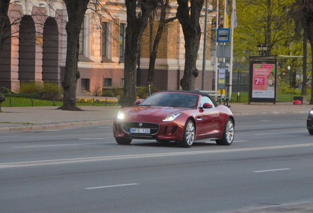 Jaguar F-TYPE S V8 Convertible