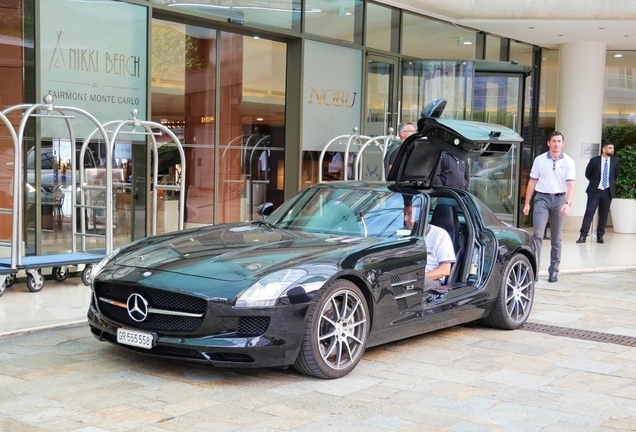 Mercedes-Benz SLS AMG