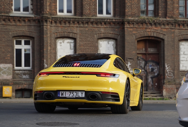 Porsche 992 Carrera 4S