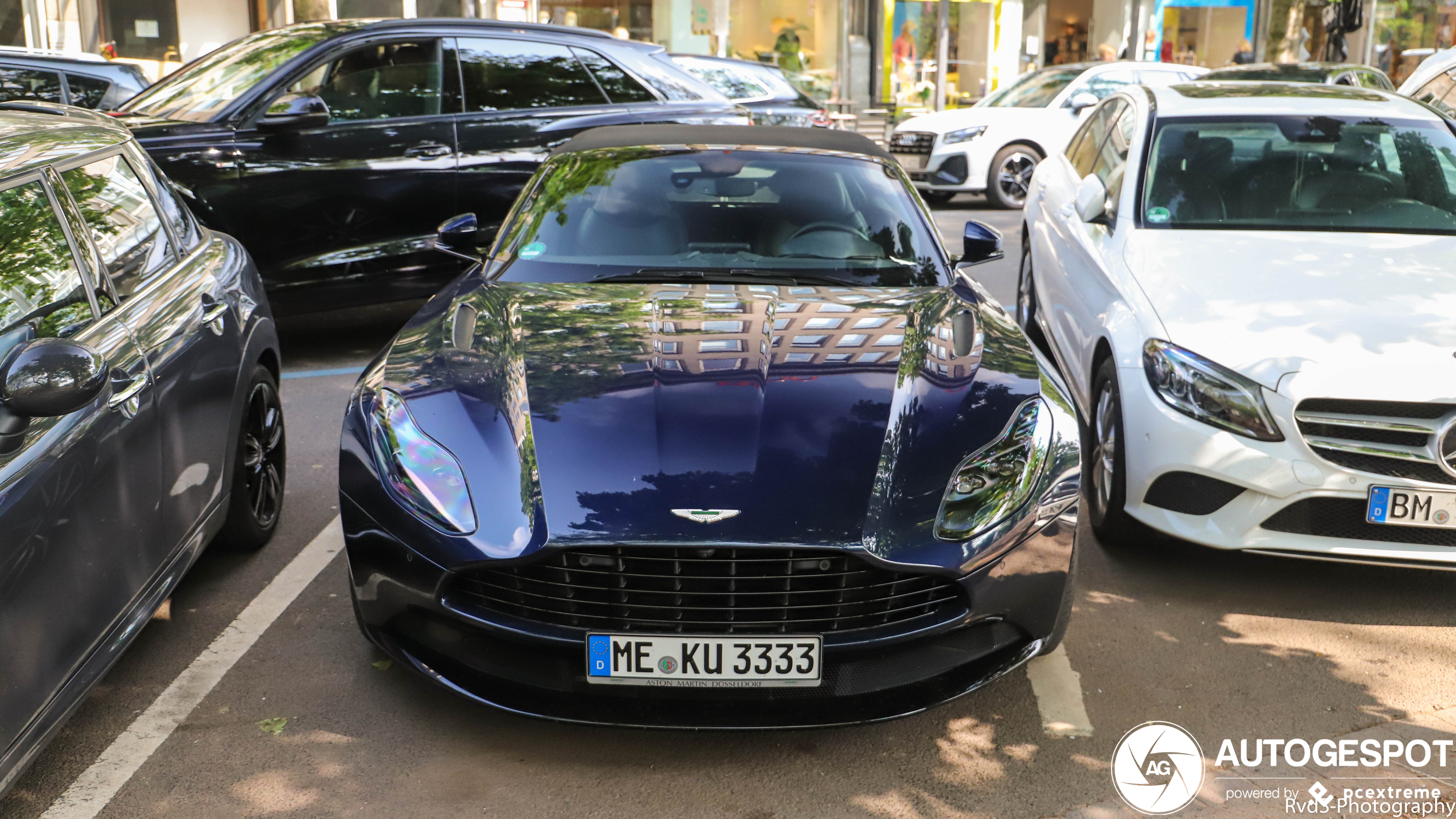 Aston Martin DB11 V8 Volante