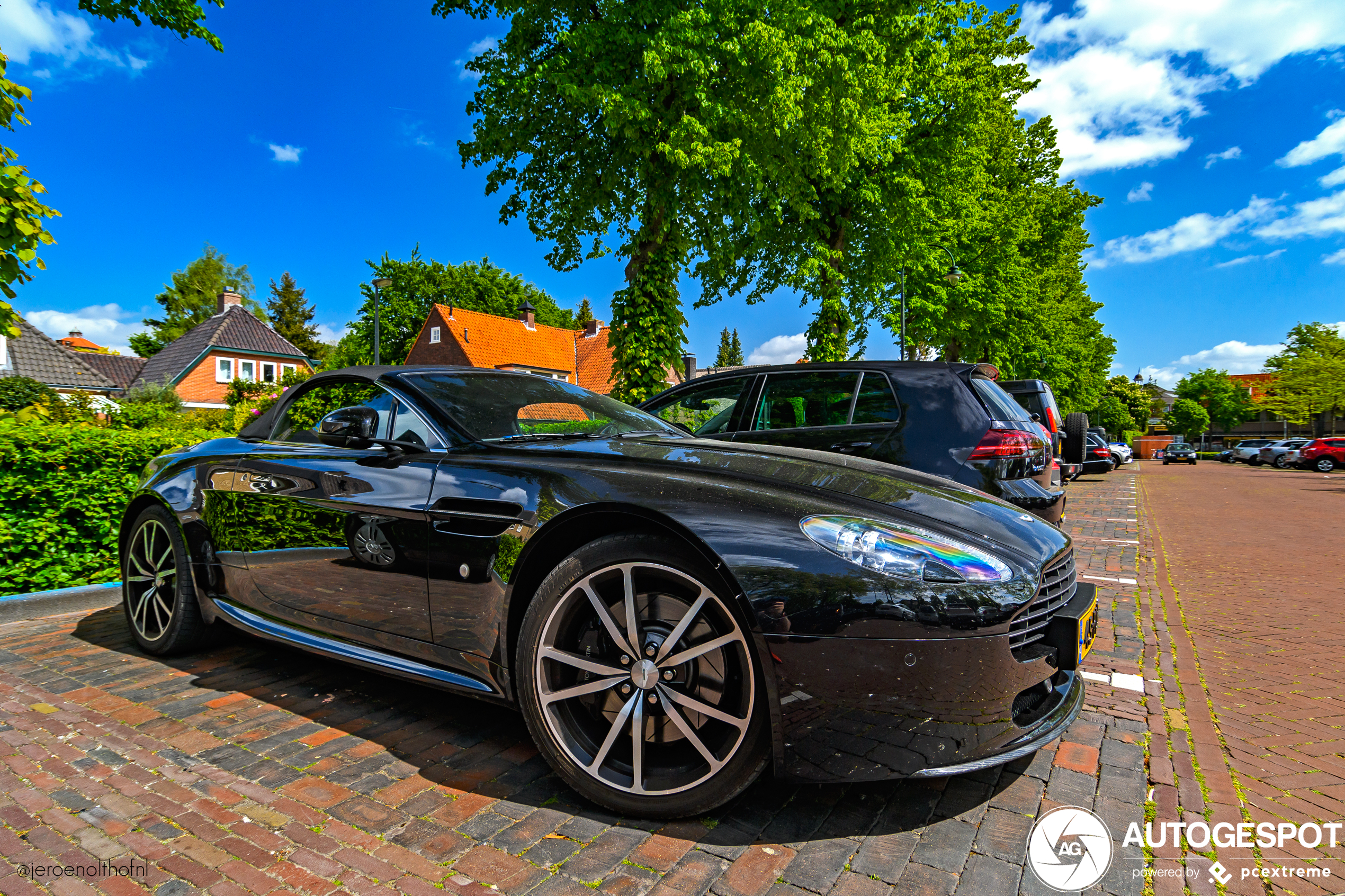 Aston Martin V8 Vantage N420 Roadster