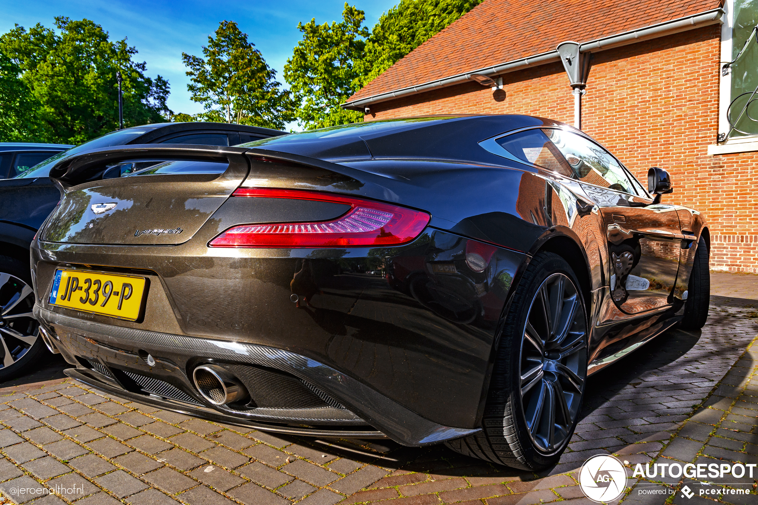 Aston Martin Vanquish 2013