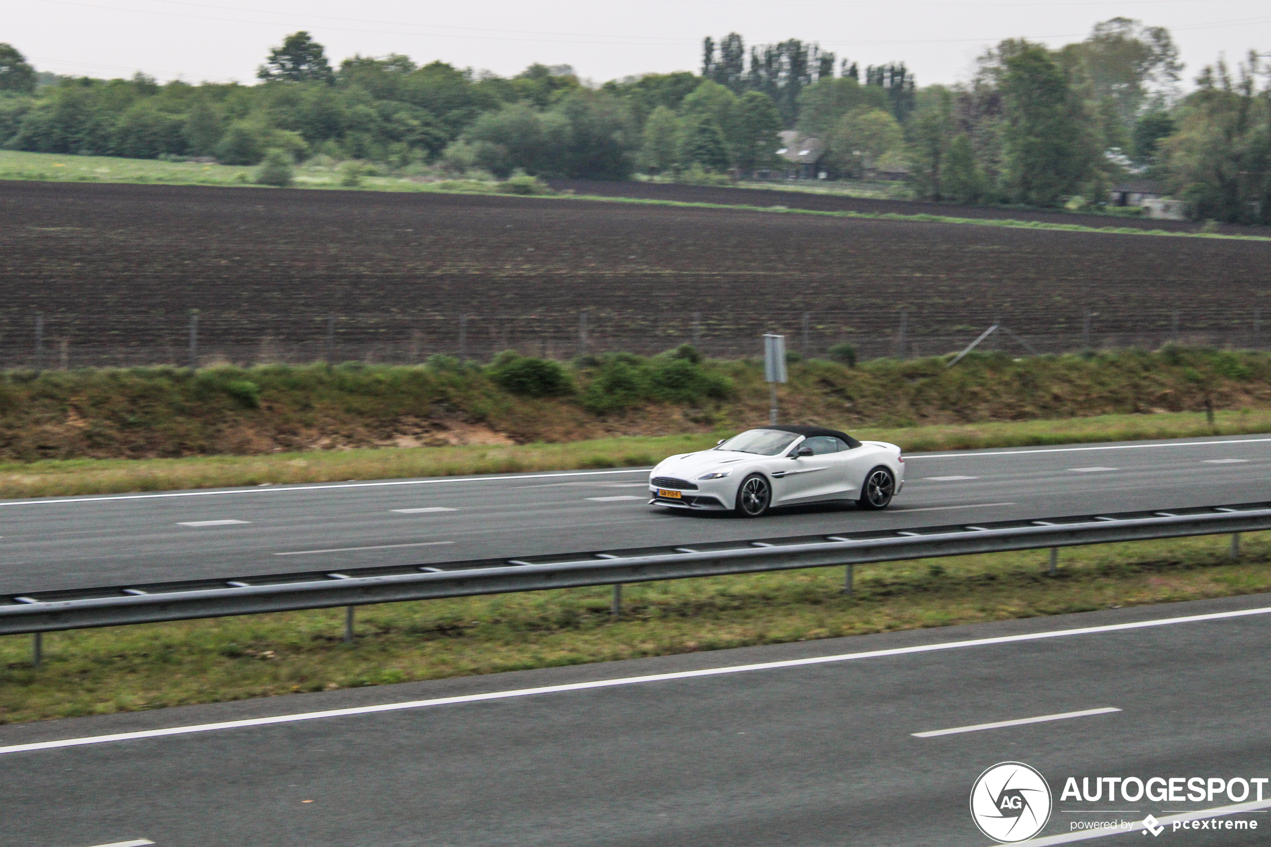 Aston Martin Vanquish Volante