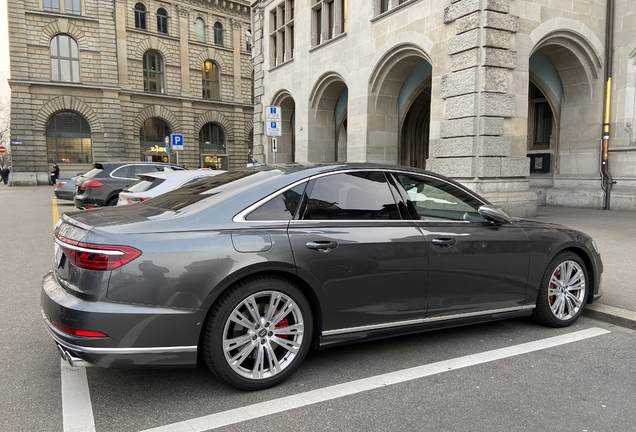 Audi S8 D5