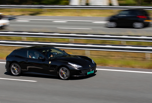 Ferrari GTC4Lusso