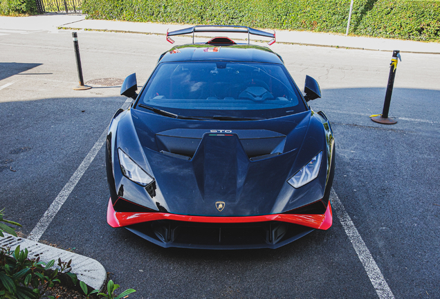 Lamborghini Huracán LP640-2 STO