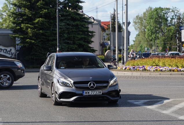 Mercedes-AMG A 45 W176 2015