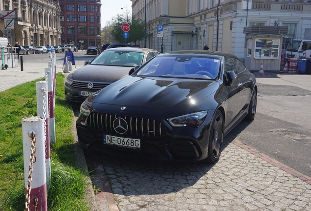 Mercedes-AMG GT 63 S X290