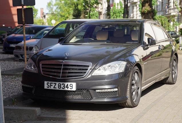 Mercedes-Benz S 65 AMG V221 2010