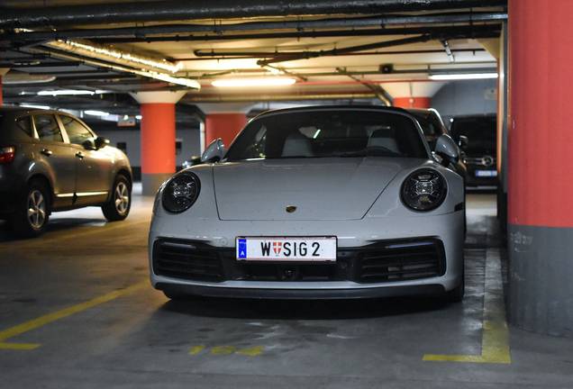 Porsche 992 Carrera 4S Cabriolet